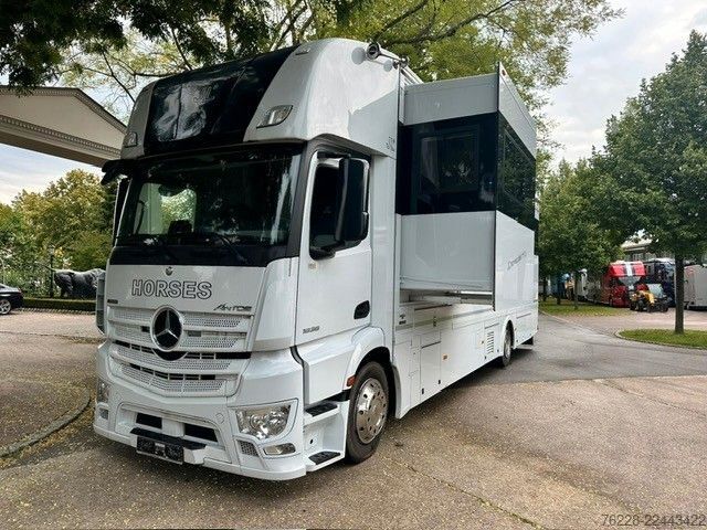 Viehtransporter LKW MERCEDES-BENZ Pferdetransporter