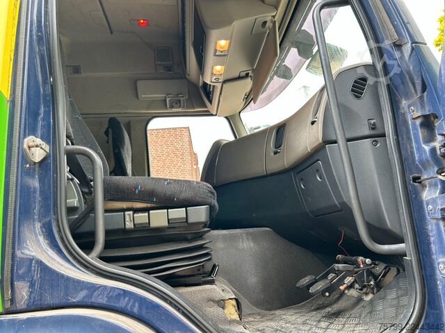 Box truck RENAULT 330 DXI Koffer Fahrschule 4x2
