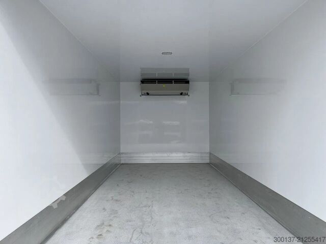 Refrigerated/frozen transport Mercedes-Benz Atego 1725 4x4 Refrigerator Truck
