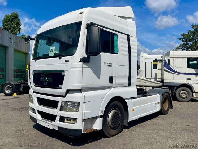 Standard-SZM MAN TGX 18.440 RETARDER, FRIGO, 2 beds