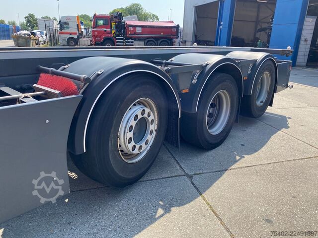 Standard tractor DAF XF 480 H4KN3 / SC / 8x2 / 20FT Container chassi...