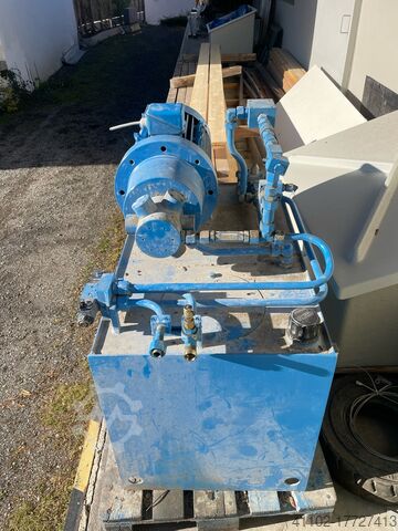 Hydraulic steel plate press with electric heating Hydraulic 11 kw water-heated steel plates Friz UK