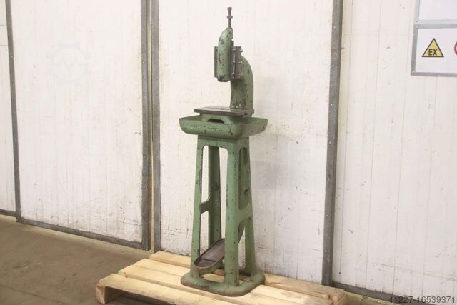 Kniehebelpresse mit Fußpedal unbekannt 460/400/H1450 mm