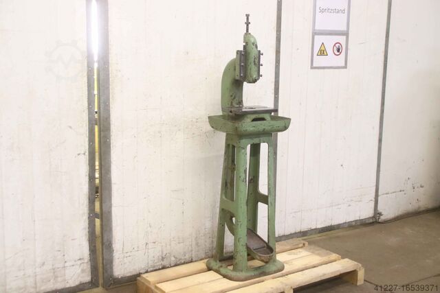 Kniehebelpresse mit Fußpedal unbekannt 460/400/H1450 mm