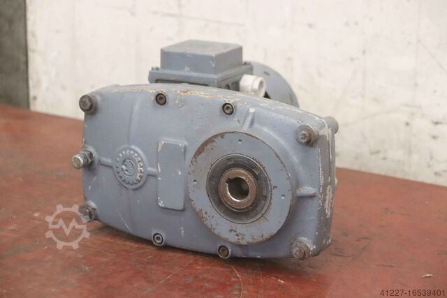 Gear motor 0.18 kW 23 rpm Cebeha CB SF 150-63 N/40