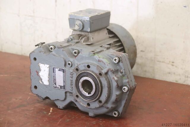 Geared motor 0.75 kW 136 rpm Nord SK 2080A-80 L/4