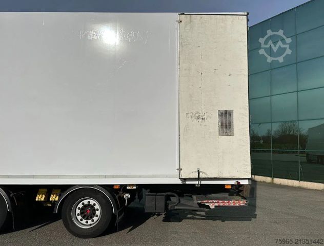 Refrigerated truck DAF XF 480 FAR SSC 6X2 50 CC COMBI 2x LIFT CARRIER T