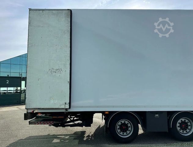 Refrigerated truck DAF XF 480 FAR SSC 6X2 50 CC COMBI 2x LIFT CARRIER T