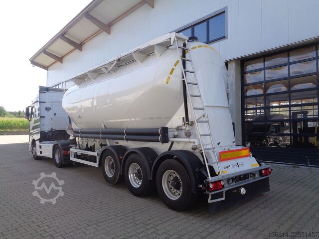 Siloauflieger SPITZER SF 2734/2P Silo 34.000 L 2 Kammern Liftachse