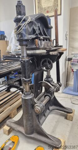 Kniehebelpresse  
