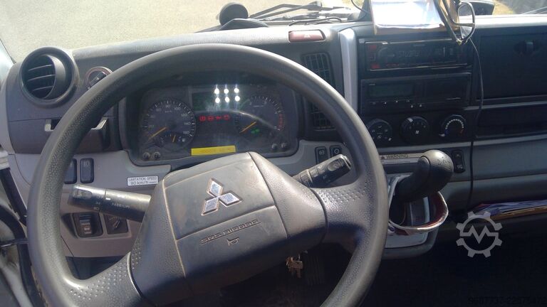 Truck with box body Mitsubishi Fuso Canter 7C15