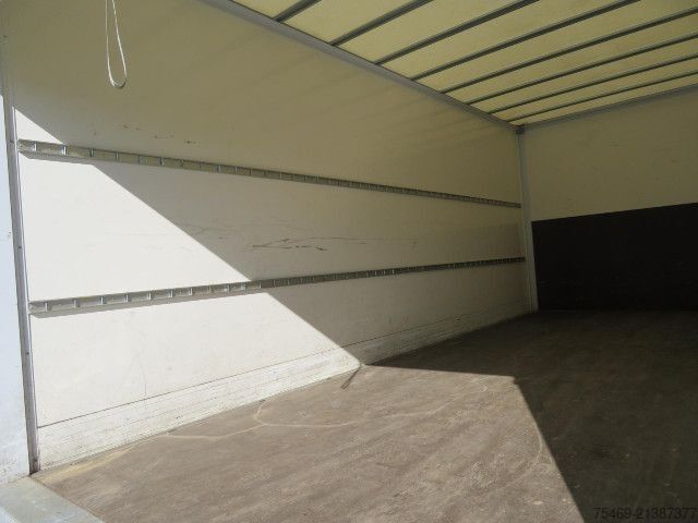 Transporter mit Koffer IVECO 70C18HA8/P