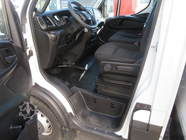 Transporter mit Koffer IVECO 70C18HA8/P