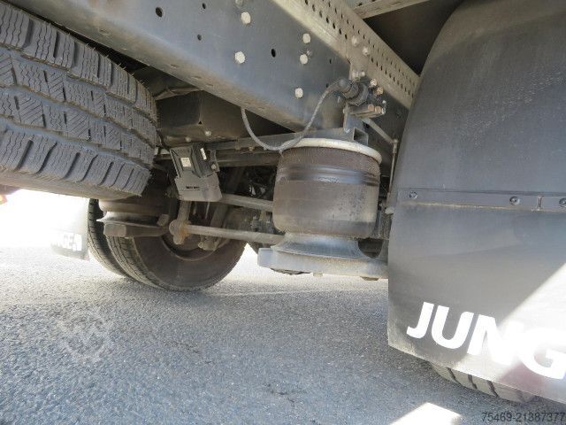 Transporter mit Koffer IVECO 70C18HA8/P