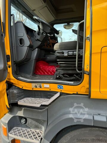 Tractor unit Scania R520 V8