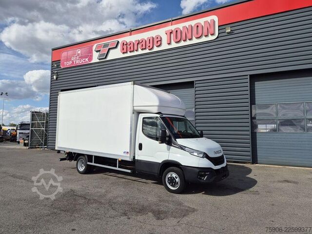 Hoher und langer Kastenwagen Iveco Daily
