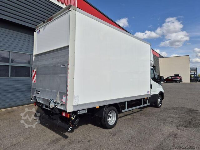 Hoher und langer Kastenwagen Iveco Daily