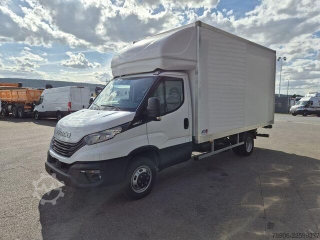 Hoher und langer Kastenwagen Iveco Daily