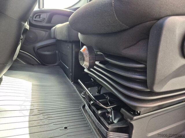 Hoher und langer Kastenwagen Iveco Daily