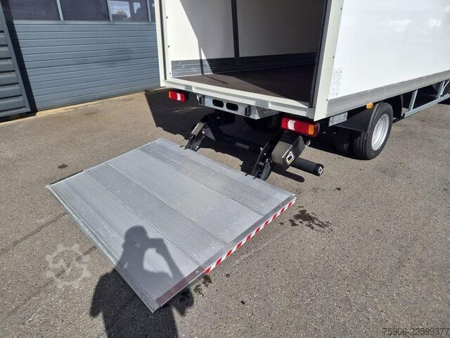 Hoher und langer Kastenwagen Iveco Daily