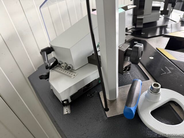 Corner crimping machine Pressta Eisele Pressta 2000