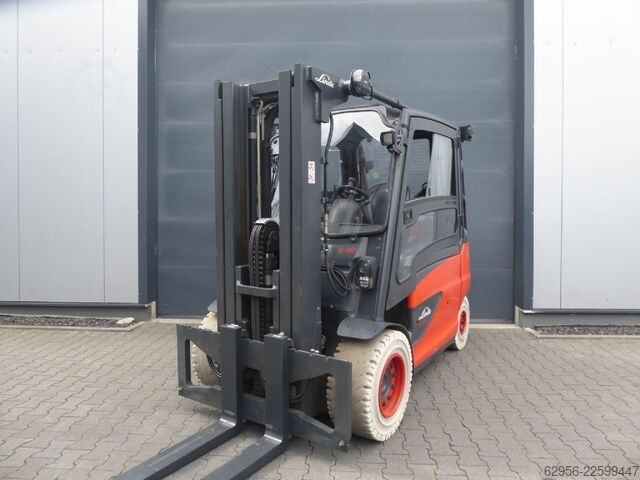 Electric 4-wheel forklift Linde E50L-01/600 Containerfähig