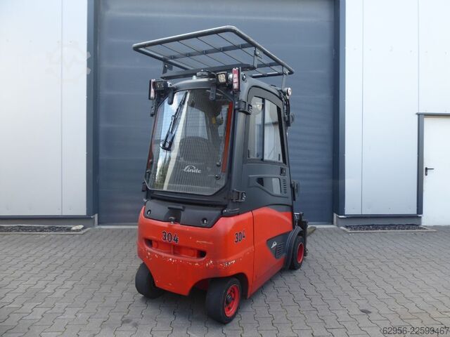 Electric 3-wheel forklift Linde E18-02