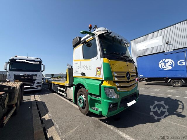 Box truck Mercedes-Benz ACTROS 2540 6X2 PORTAMAQUINARIA
