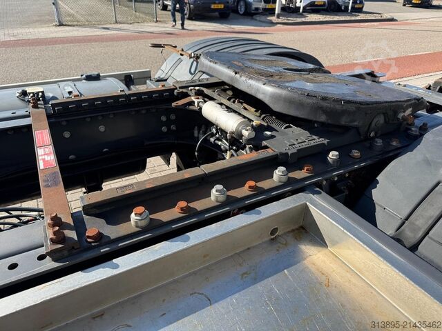 Standard tractor Renault D-Wide Vrachtwagen / Trekker Registratie, Trekh...