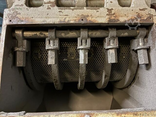 Schneidmühle 22 kW mit Abzug und Silo HERBOLD CS450/600-2A