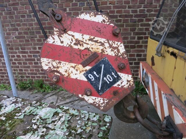 Truck-mounted crane O&K TH 30