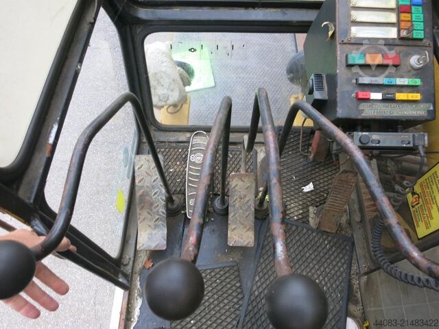 Truck-mounted crane O&K TH 30