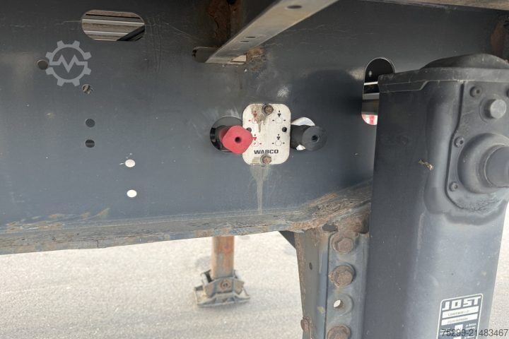 Open semitrailer with tarp Schwarzmüller SPA 3/E Plane / Swiss-Vehicle