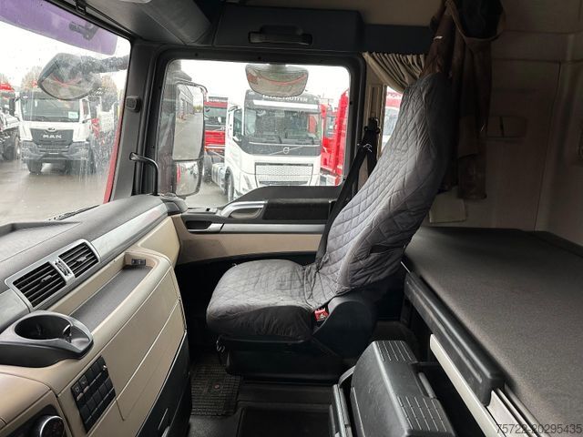 Holztransporter LKW MAN TGX 26.500 6x4 BL Kurzholz TajfunLIV 150Z 9,6