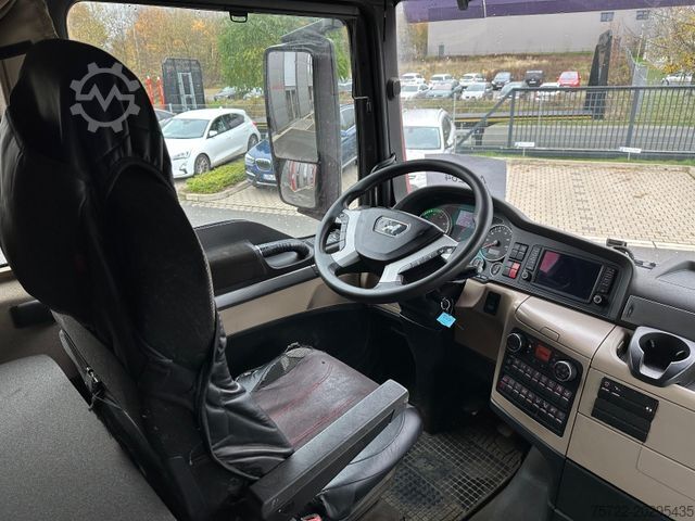 Holztransporter LKW MAN TGX 26.500 6x4 BL Kurzholz TajfunLIV 150Z 9,6