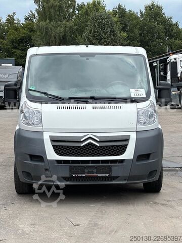 Kastenwagen Citroën Jumper Kasten 60 HDI 100 AHK Regale