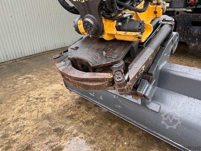 Radbagger Hitachi ZX 140 W T-5