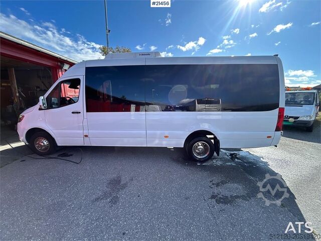 Kleinbus Mercedes-Benz Sprinter 519 w/ 16+1 seats and 3 wheelchair users