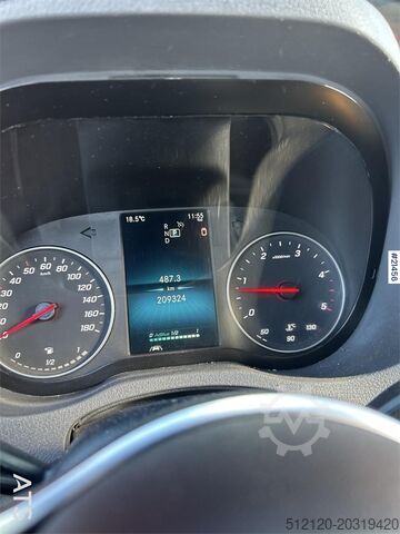 Kleinbus Mercedes-Benz Sprinter 519 w/ 16+1 seats and 3 wheelchair users