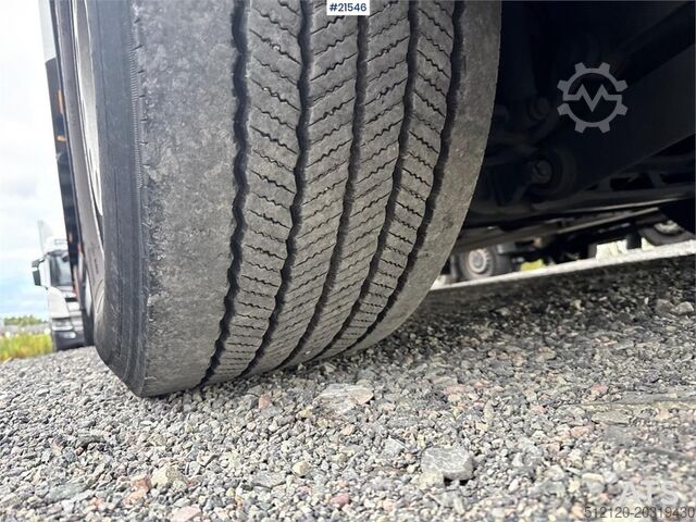 Mercedes-Benz Actros 1833 4x2 Box truck w/ Full side opening. Mercedes-Benz Actros 1833 4x2 Box truck w/ Full side opening.