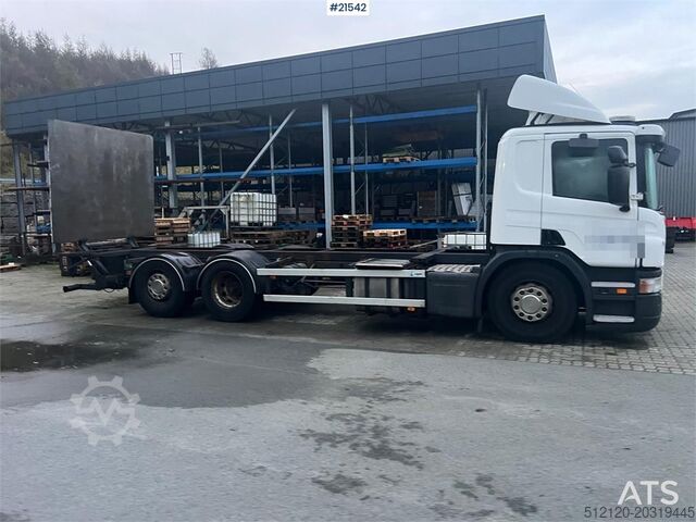 Chassis cab Scania P420 6x2 chassis w/ lift repair object