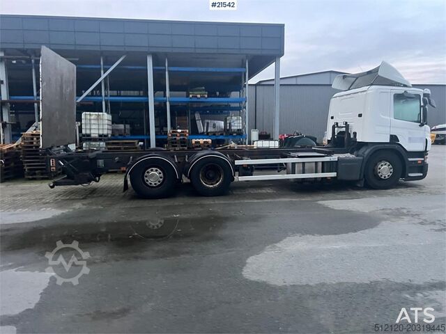 Chassis cab Scania P420 6x2 chassis w/ lift repair object