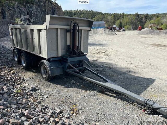 Tipper Maur car body 3 axle tow trailer