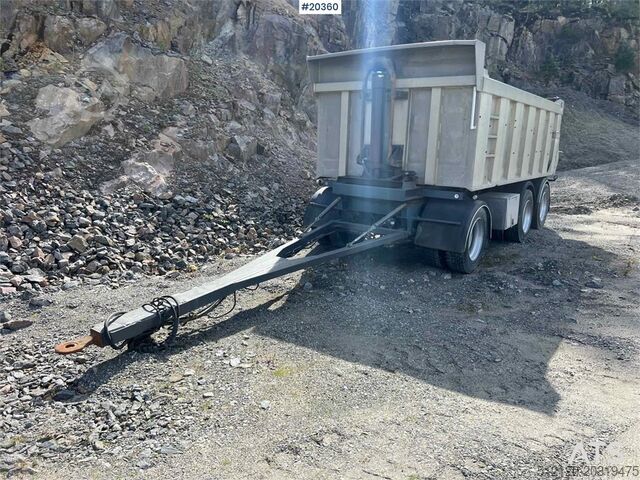 Tipper Maur car body 3 axle tow trailer
