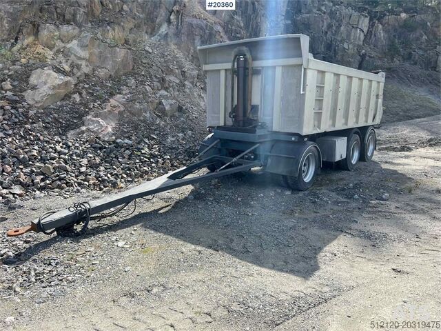 Tipper Maur car body 3 axle tow trailer