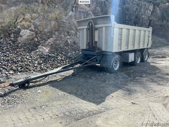 Tipper Maur car body 3 axle tow trailer
