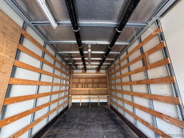 Transporter mit Koffer NISSAN NT500 56.15 Koffer mit LBW*Ahk*nur 34.800 km *