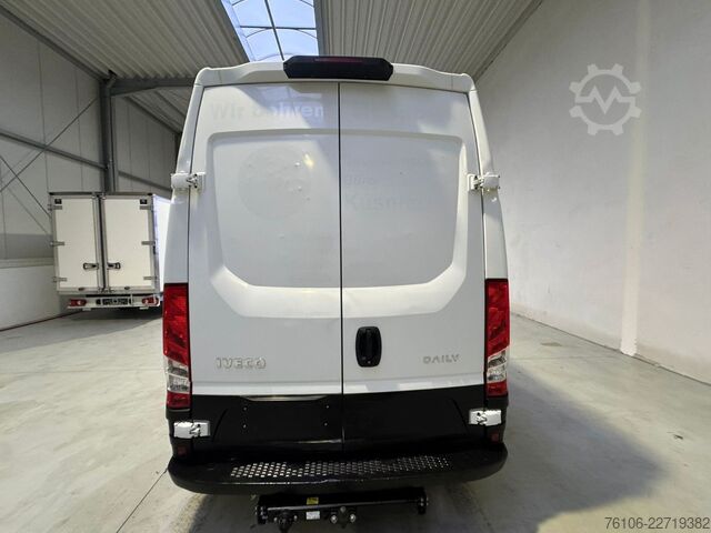 Kastenwagen hoch IVECO Daily 50C18 Kastenwagen *Navi*Ahk**