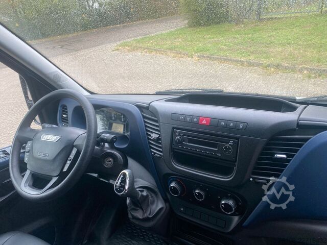 Box van IVECO Daily 35C14 Hi-Matic Koffer mit Ladebordwand