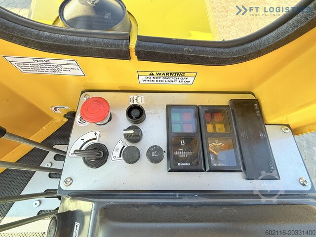 Four-way forklift Combilift C3000 GAS TRIPLEX 7600MM FREE-LIFT